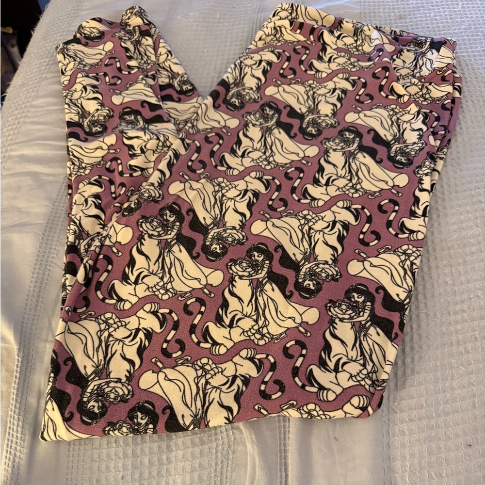 Lularoe Disney bundle of 5 leggings Size TC2 Colorful Patterned Leggings Set - Picture 4 of 6